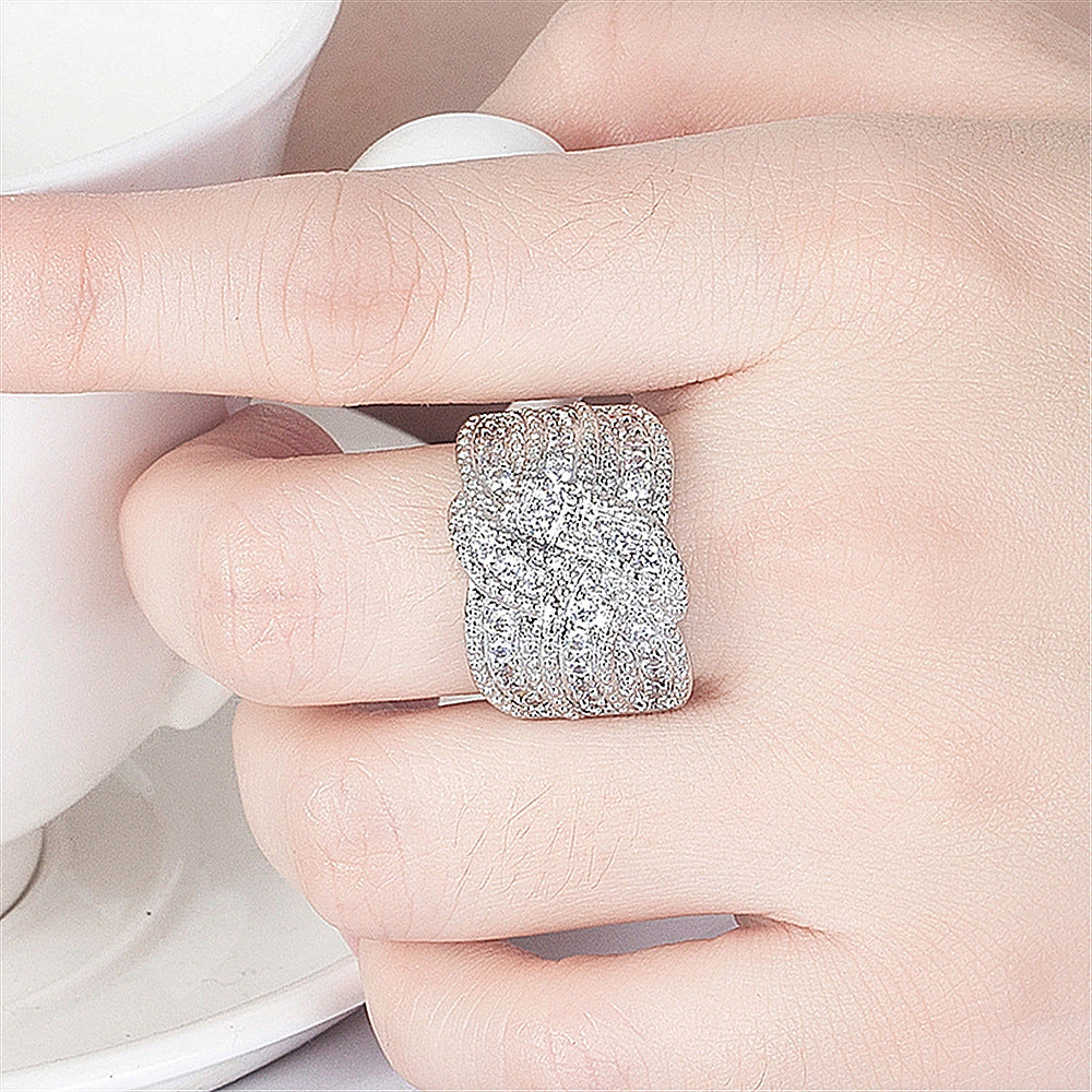 Rotating Rings Inlaid With Zircon Diamonds Copper Flower Design Style European and American Birthday Packaging