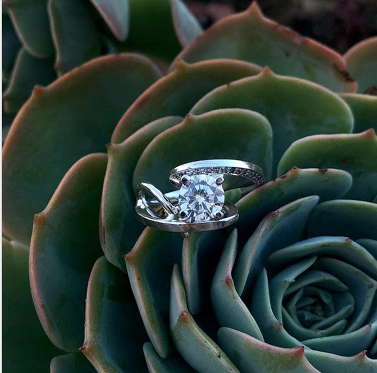 Womens Copper Ring Geometric Zircon Inlay Gold Plated Artificial Gemstone Fashion Jewelry Engagement Ring No 6 7 8 9 10