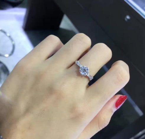 Womens One Carat Round Cut Cubic Zirconia Ring S925 Silver