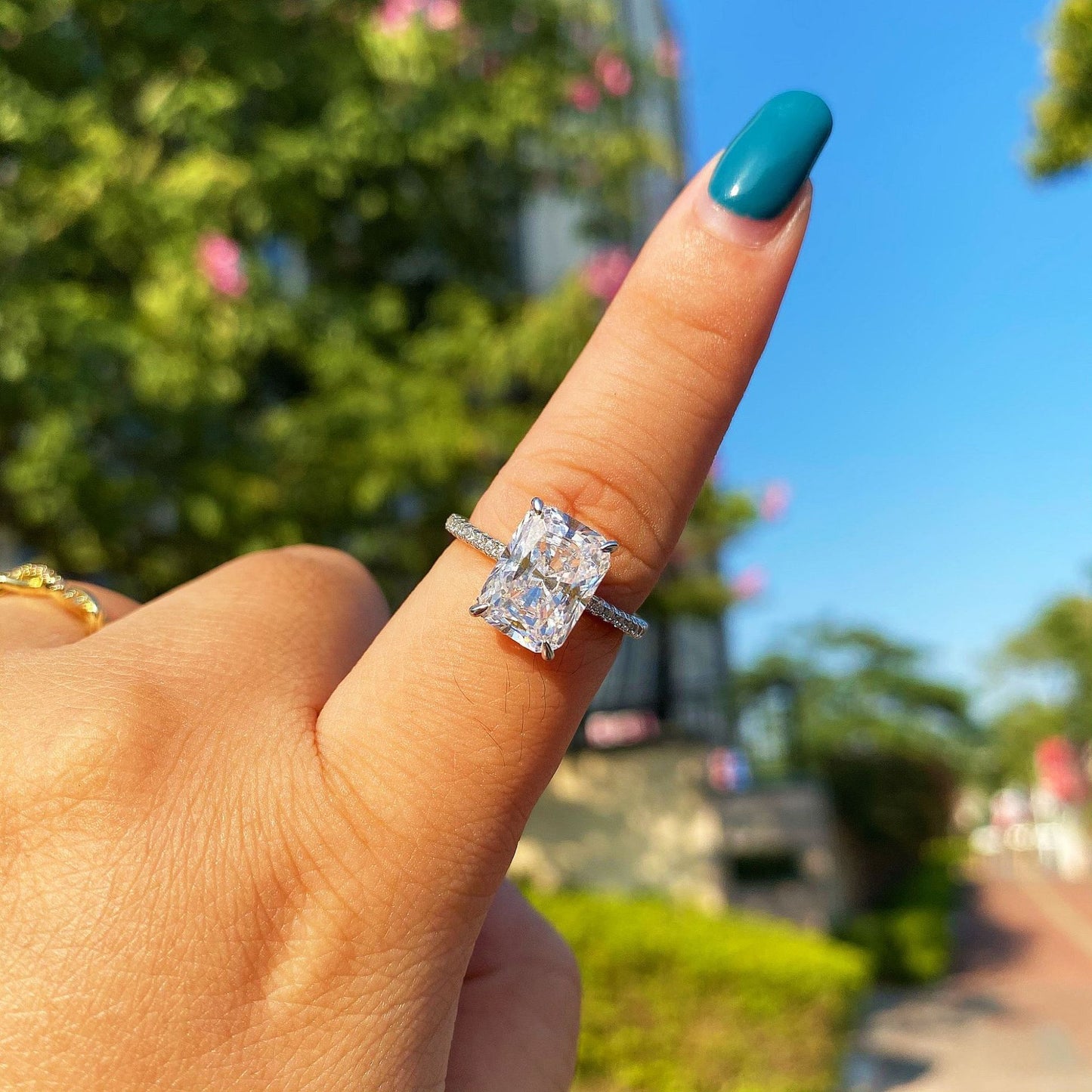 Womens Silver Ring With Geometric Design Gold Plated Artificial Gems Fashion Jewelry European Style Elegant Gift For Her