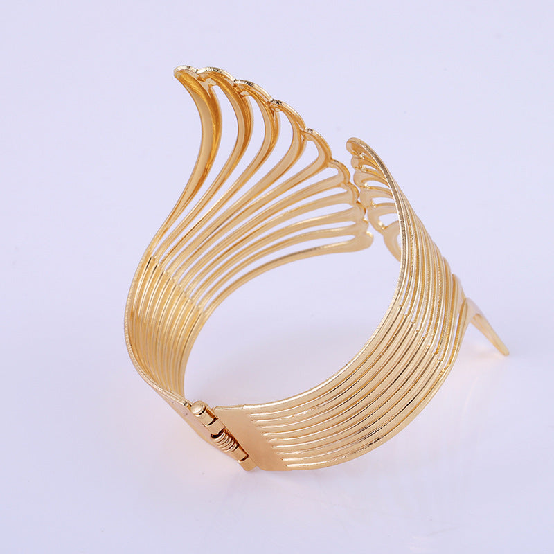 Unisex Metal Bracelet Feather Texture Geometric Design Electroplated Jewelry For Men And Women European Design