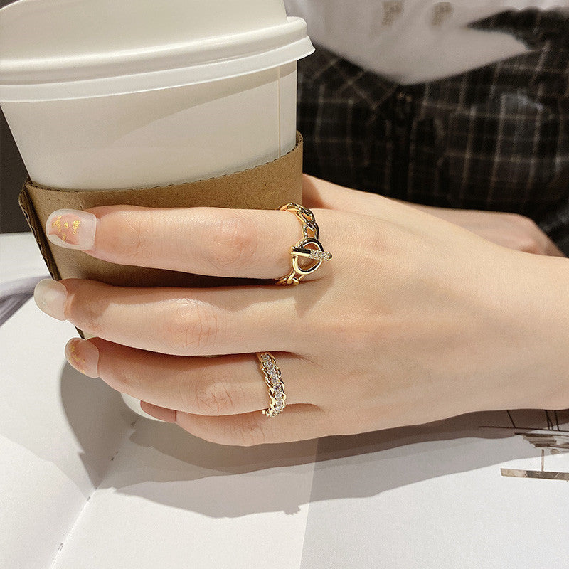 Womens Exaggerated Index Finger Ring Copper Jewelry Korean Inspired Design Wedding Party Statement Ring Trendy High Quality