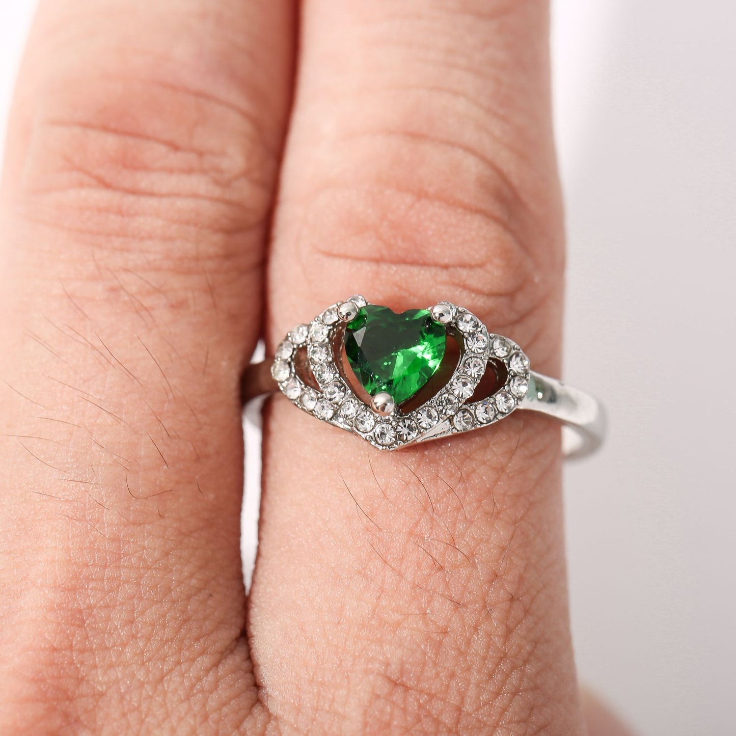 Elegant Heart Shaped Ring for Women with Zircon Gemstone