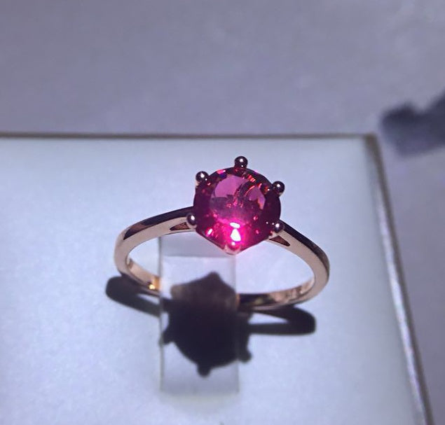 Rose Gold Ring With Diamond Inlaid Ruby Accent Six Claw
