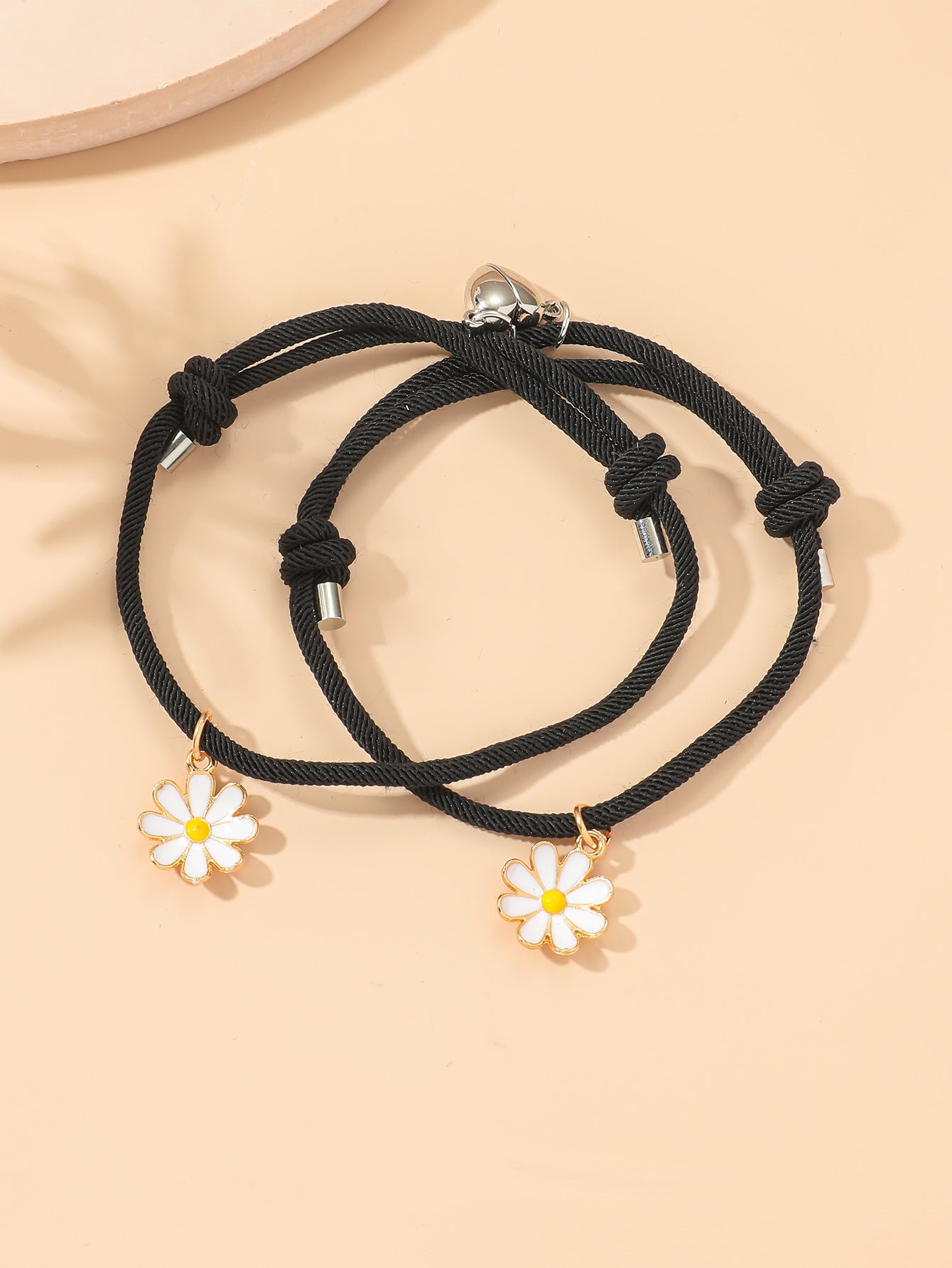 Magnetic Snap Bracelets Pair For Couples Alloy Electroplated Koi Daisy Designs Matching Set Elegant Accessories