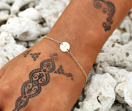 Womens Adjustable Gold Letter Charm Bracelets Trendy Link Chain Toggle Clasp Zinc Alloy Jewelry Everyday Shine