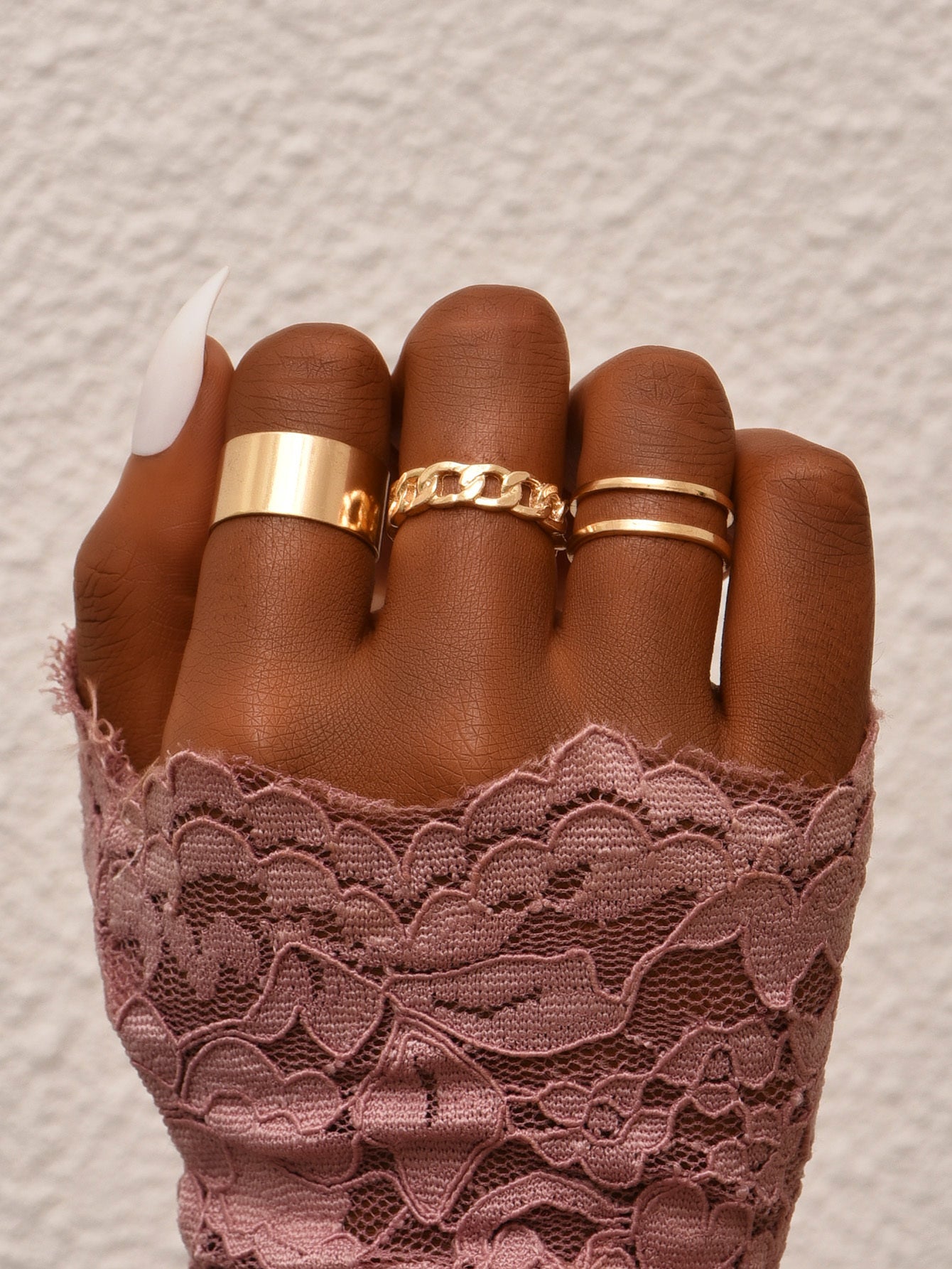 Women Ring Style Jewel Golden Ring Zinc Alloy Elegant Design Beautiful Appearance Gleaming Surface Comfort Fit