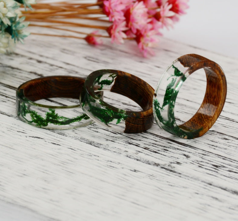 Handmade Wood Resin Ring with Green Moss Fashion DIY Dried Flowers Epoxy Resin Ring Jewelry Gift for Women and Men Unique Band Ring