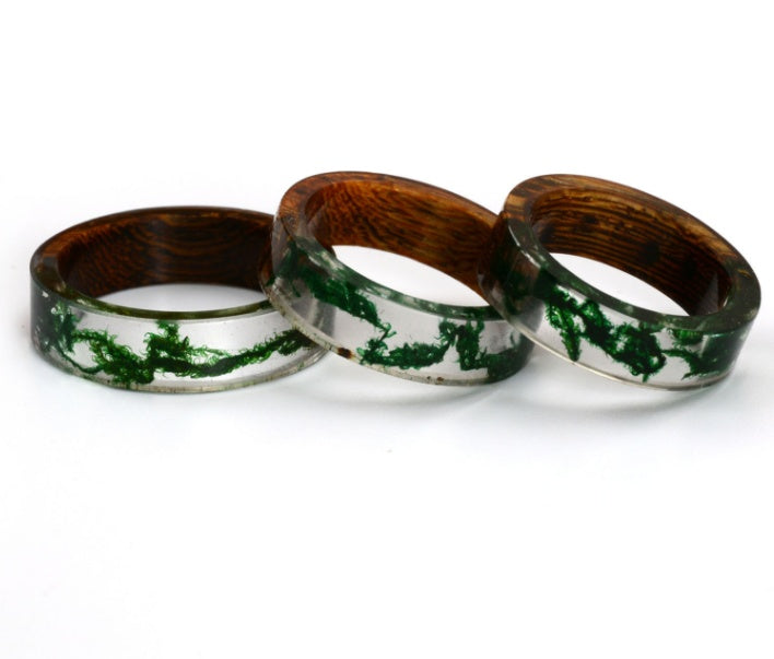 Handmade Wood Resin Ring with Green Moss Fashion DIY Dried Flowers Epoxy Resin Ring Jewelry Gift for Women and Men Unique Band Ring