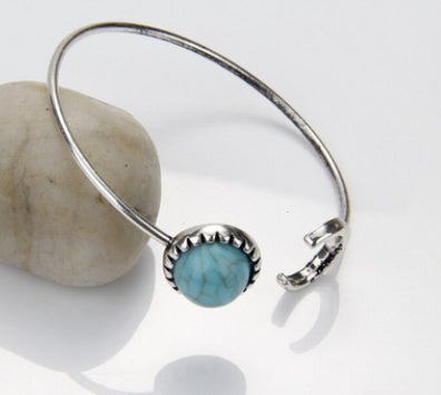 Turquoise Gemstone Moon Texture Bracelet For Women Lightweight Alloy Bangle Fashion Jewelry Elegant Statement Accessory