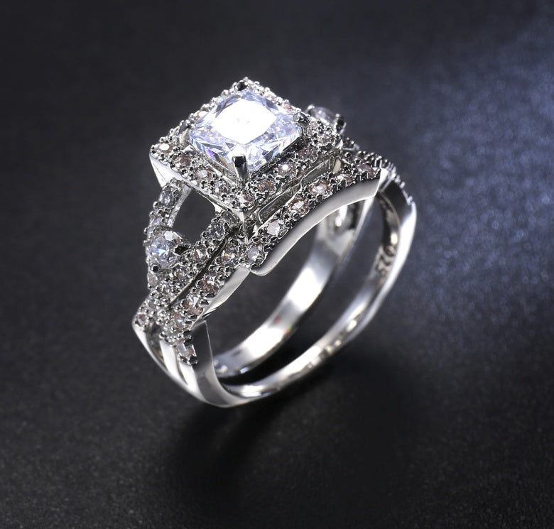 new European and American fashion accessories Ladies creative white zircon ring