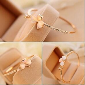 Clover Bracelet With Cats Eye Diamond Alloy Flower Design Jewelry For Everyday Wear Stylish Gift Accessory For Ladies