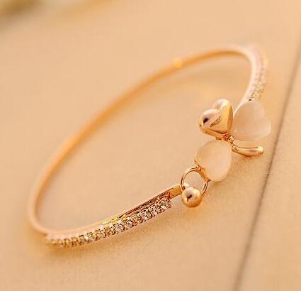 Clover Bracelet With Cats Eye Diamond Alloy Flower Design Jewelry For Everyday Wear Stylish Gift Accessory For Ladies