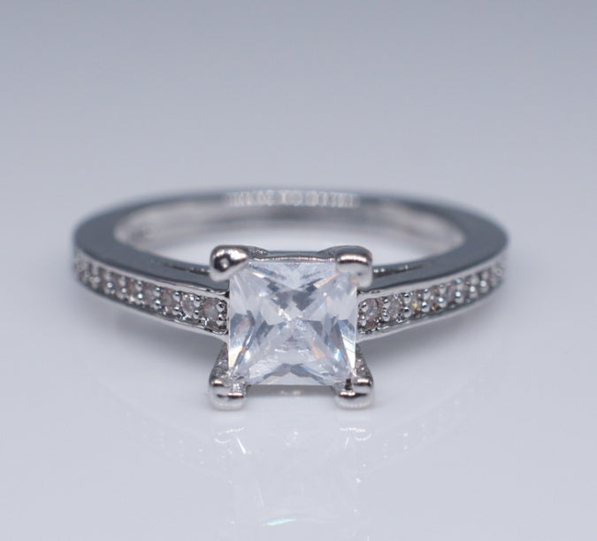 Princess Cut Simulated Diamond Ring Platinum Plated Copper Elegant Four Claw Design Jewelry for Women Prom Red