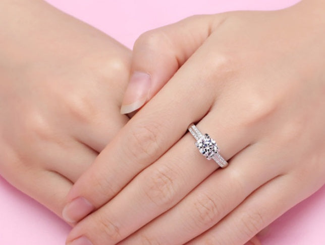 Mens Classic Four Claw Tauren Drill Ring White Copper Plated Band Durable Fashion Jewelry Gift Ideal Accessory