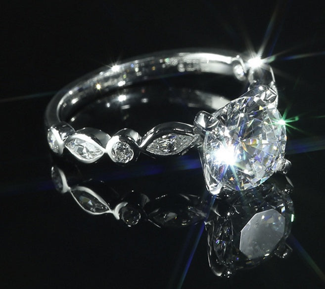 Womens Simulated Diamond Ring Four Claw Crown Design Gold Plated Gemstone Jewelry Elegant Retro Dainty Fashion