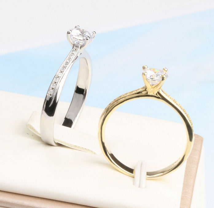 Simple Creative Feminine Ring Four Claw Single Diamond Inlaid Zircon Gold Plated Small Simulation Diamond Ring