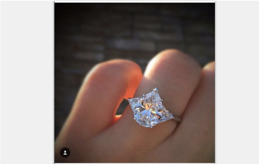 Large Carat Diamond Ring For Women Inlaid Drop Shaped Stone Zircon Exaggerated Triangle Design Gold Plated Copper