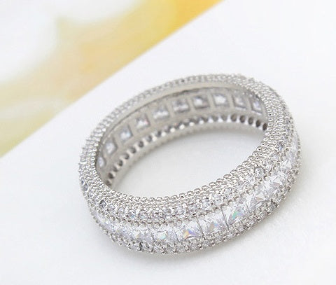 Womens Diamond Ring Gold Plated Copper Band with AAA Zirconia Inlay Artificial Gemstone Jewelry Fashion Accessory