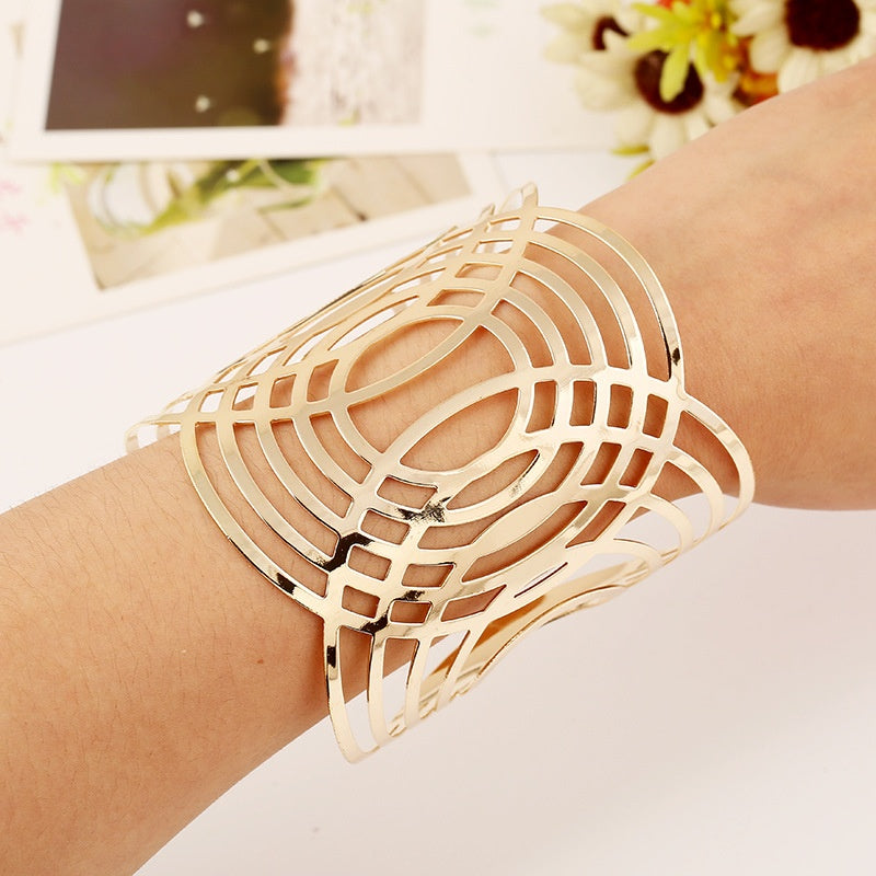 Womens Geometric Bracelet Electroplated Alloy Bangle Fashion Jewelry For Women EverydayWear Atmospheric Design