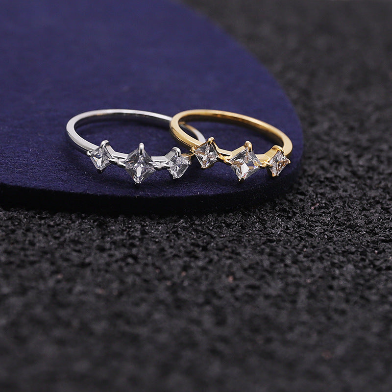 Womens Zircon Ring With Cube Square Design Titanium Steel Ring Geometric Quadrilateral Ring Fashion Spark Luxury