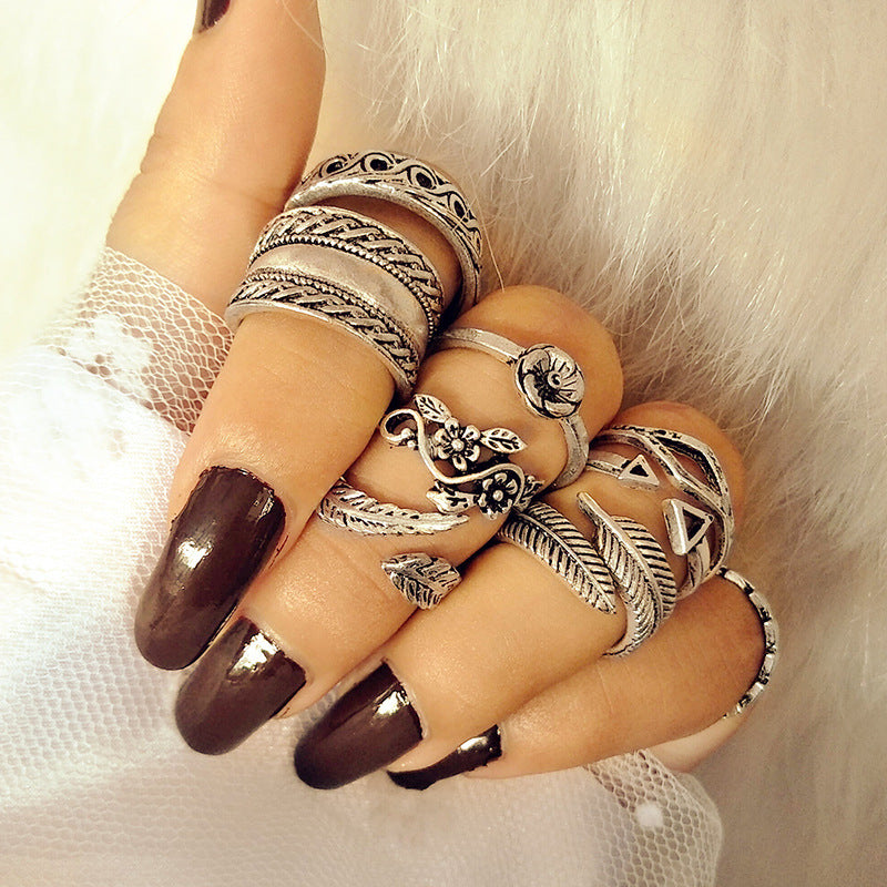 Womens Boho Triangle Midi Finger Rings Set Vintage Punk Carved Leaf Alloy Rings European Travel Souvenir Rings