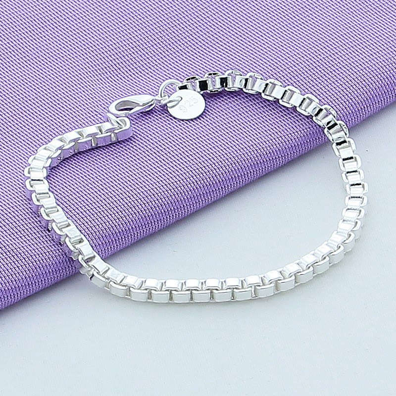 Unisex Silver Plated Bracelet Square Box Chain Design Alloy Jewelry Gift For Women Elegant Everyday Gift Ready