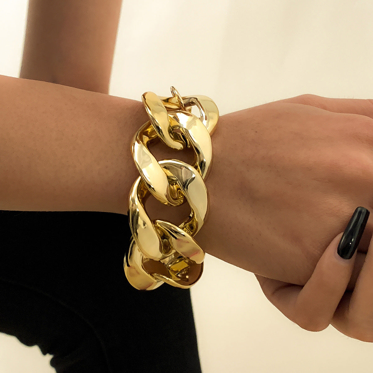 Womens Fashion Bracelet Trendy Thick Chain Single Layer Electroplated European Style Jewelry Gift Ready Items