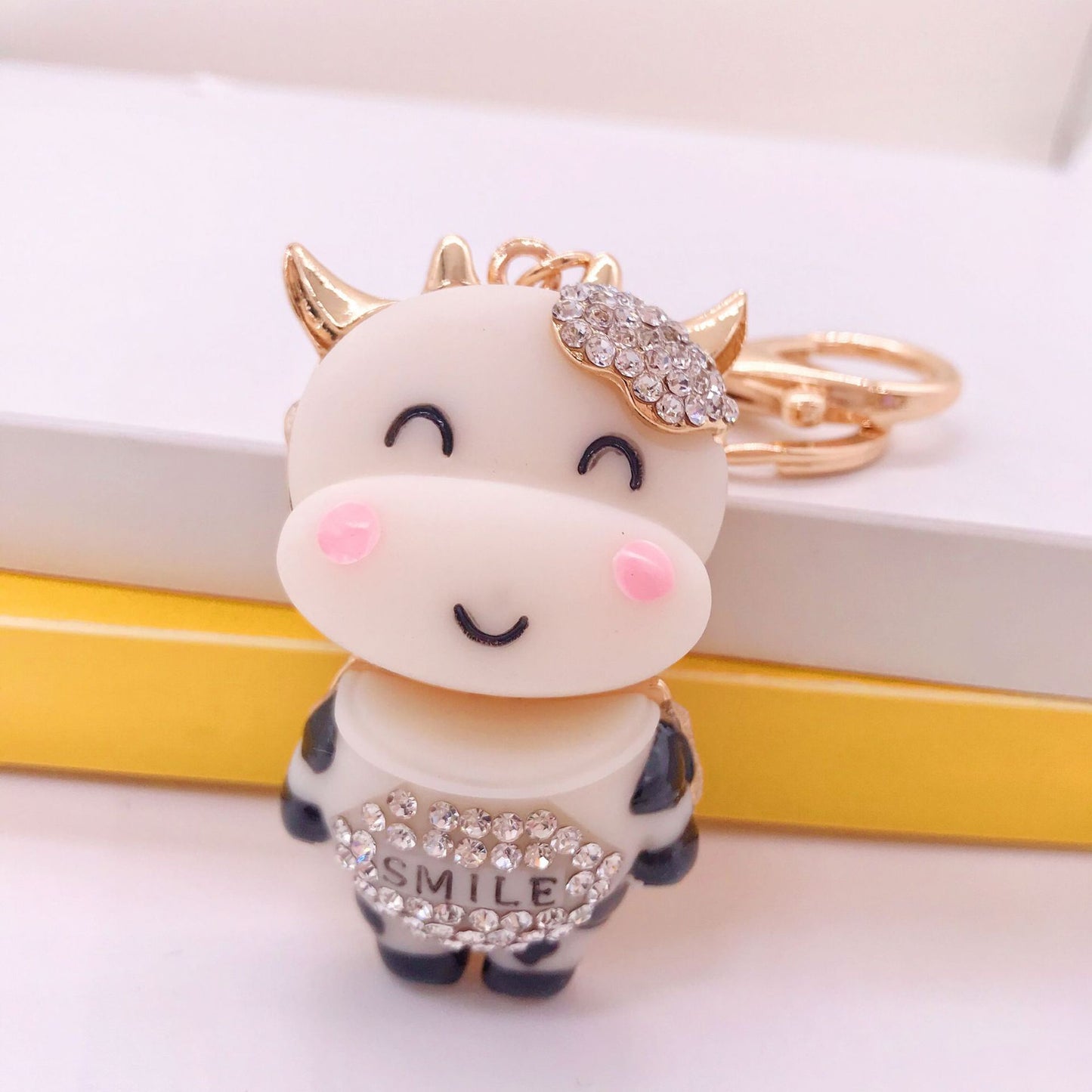 Creative Cow Rhinestone Keychain With Smile Pendant Metal Car Key Ring Decorative Accessory For Keys Gift For Daily Use