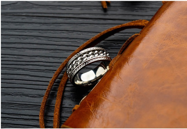 Mens Stainless Steel Ring With Simple Chain Design Durable Everyday Wear Accessory For Men Stylish Yet Practical
