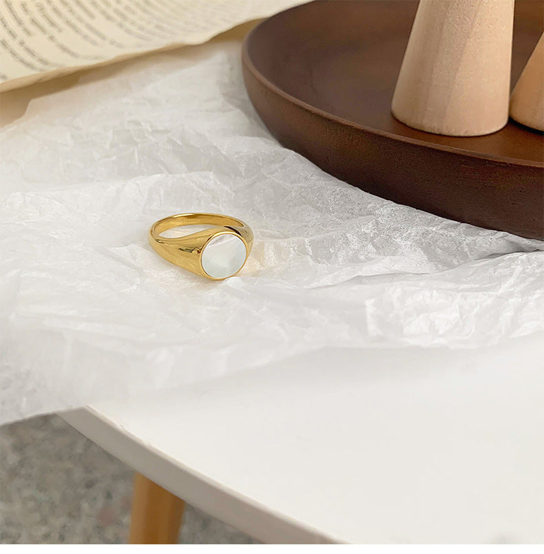 Womens Titanium Steel Ring Gold Plated Round Retro Geometric Shell Inlaid Durable Fashion Jewelry Elegant Ring