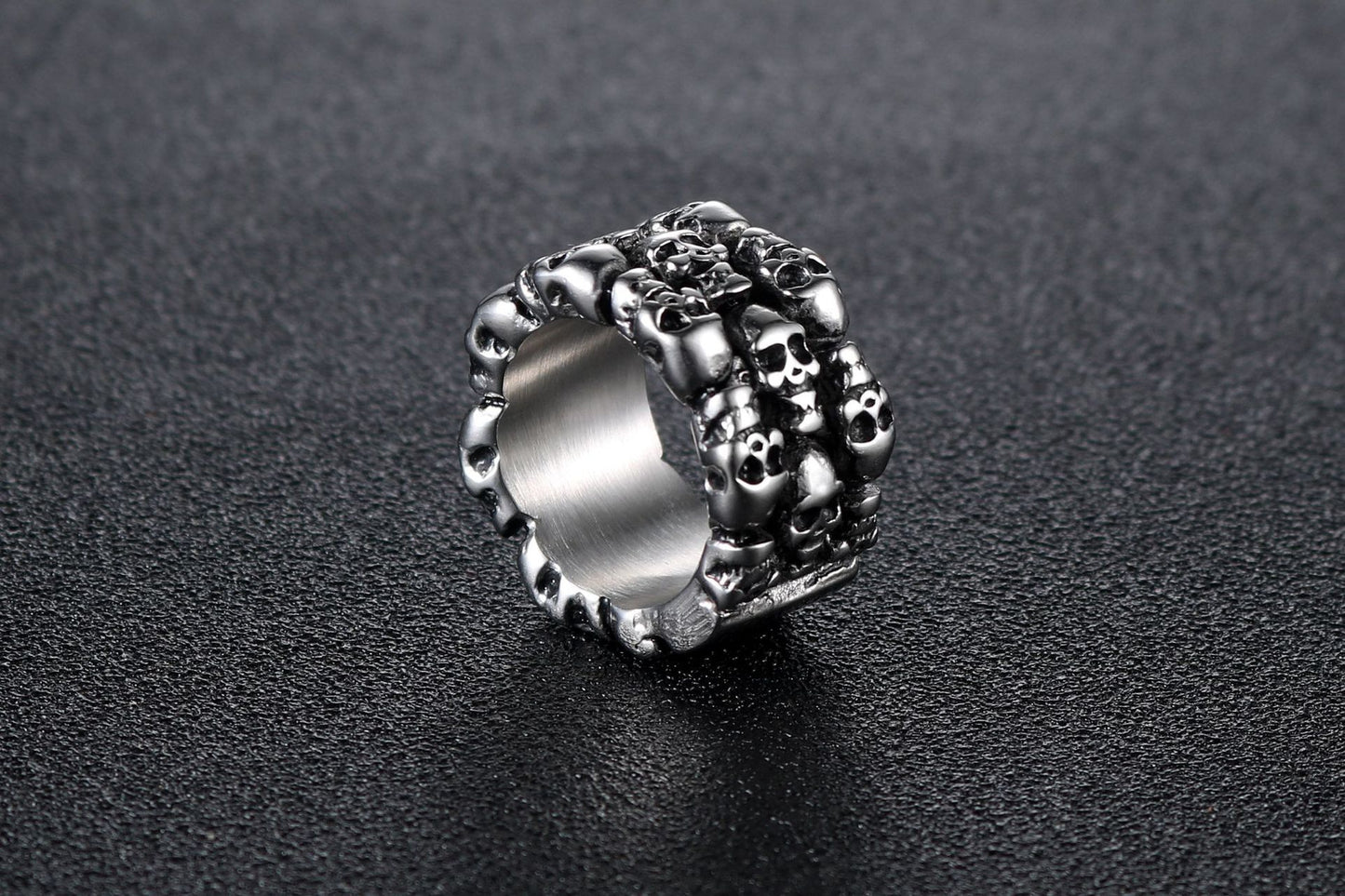 Mens Skull Ring Titanium Steel Retro Biker Fashion Jewelry Durable Statement Domineering Personality Design Accessory