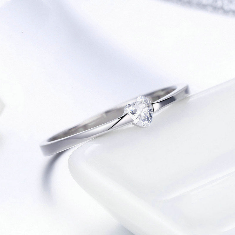Heart Shaped Ring In Sterling Silver With Gemstone Inlay Fashion Jewelry European Design Elegant Classic Style