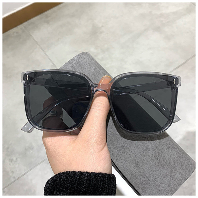 Unisex Sunglasses With UV400 Protection Plastic Frame Sun Glasses Universal Fit Eyewear For Men And Women Black Frame