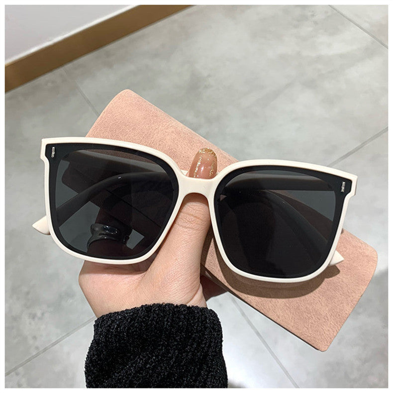 Unisex Sunglasses With UV400 Protection Plastic Frame Sun Glasses Universal Fit Eyewear For Men And Women Black Frame