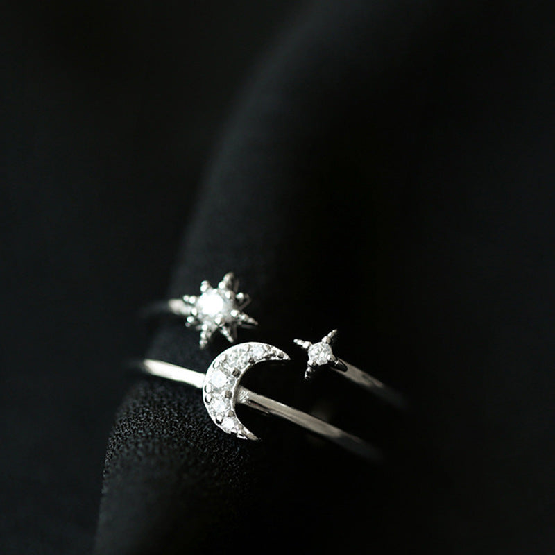 Sparkling Diamond Star Moon Ring White Gold Inlay Details