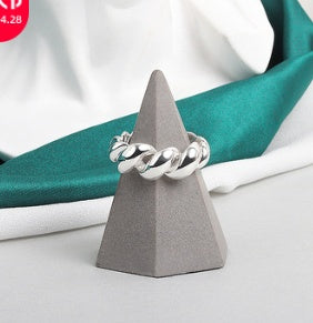 Womens Open Ring Adjustable Wave Design Gold Plated Copper Twisted Band European Fashion Jewelry Gifts for Her