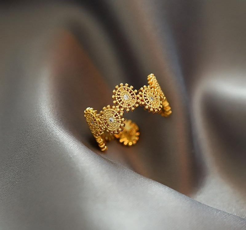 Womens Adjustable Open Ring Gold Plated Copper Lace Daisy Inlay Jewelry With Gem Fashion Jewelry Everyday Wear