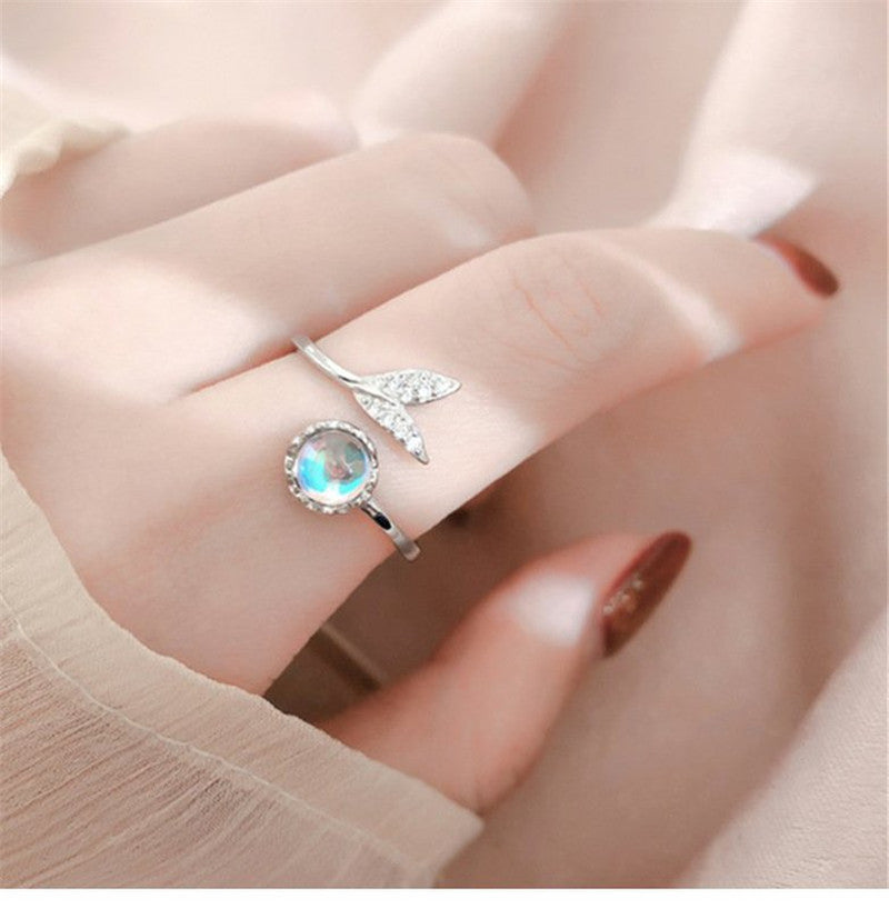 Womens Fish Tail Rings White Copper Alloy Inlaid Gems Korean Fashion Jewelry Elegant Ring Gift Her Fashionable