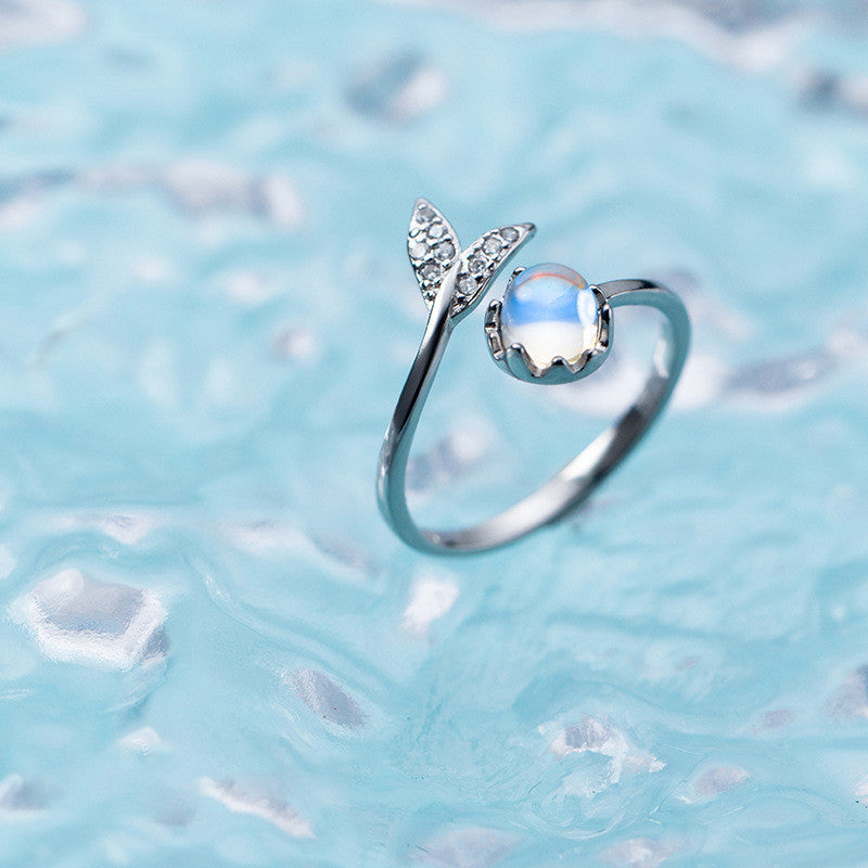 Womens Fish Tail Rings White Copper Alloy Inlaid Gems Korean Fashion Jewelry Elegant Ring Gift Her Fashionable