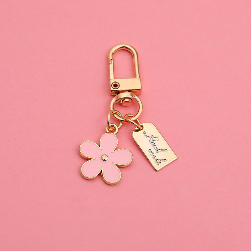 Unisex Metal Daisy Keychain Flower Plate Door Buckle For Keys Pink White Black Individually Packed In OPP Bags