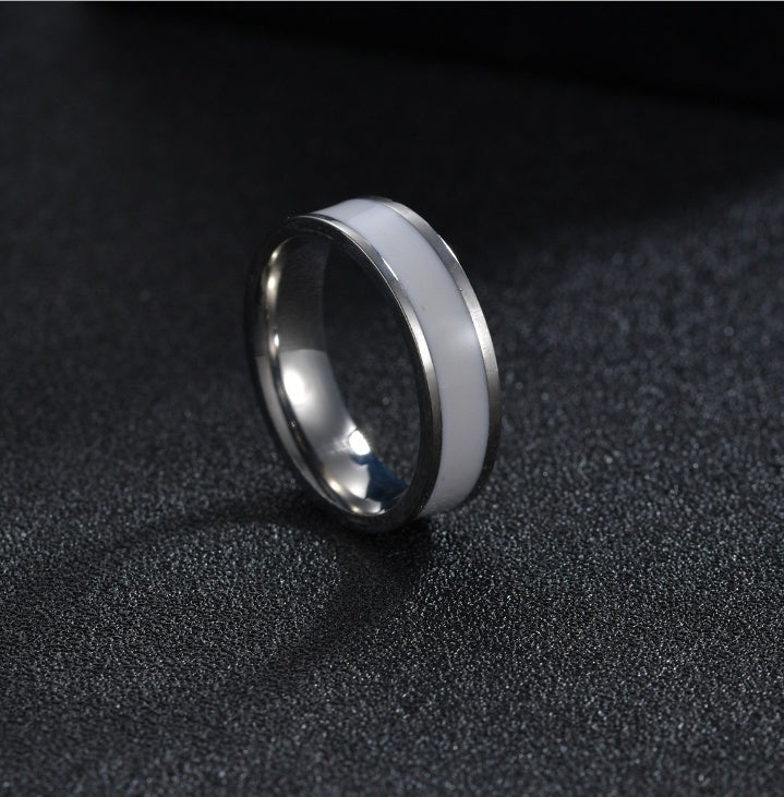 Unisex Titanium Steel Couple Rings Black And White Matching Metal Band Rings Oil Plated For Everyday Wear Gift