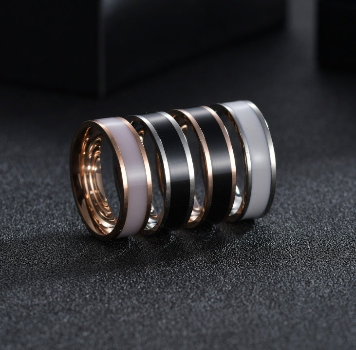 Unisex Titanium Steel Couple Rings Black And White Matching Metal Band Rings Oil Plated For Everyday Wear Gift