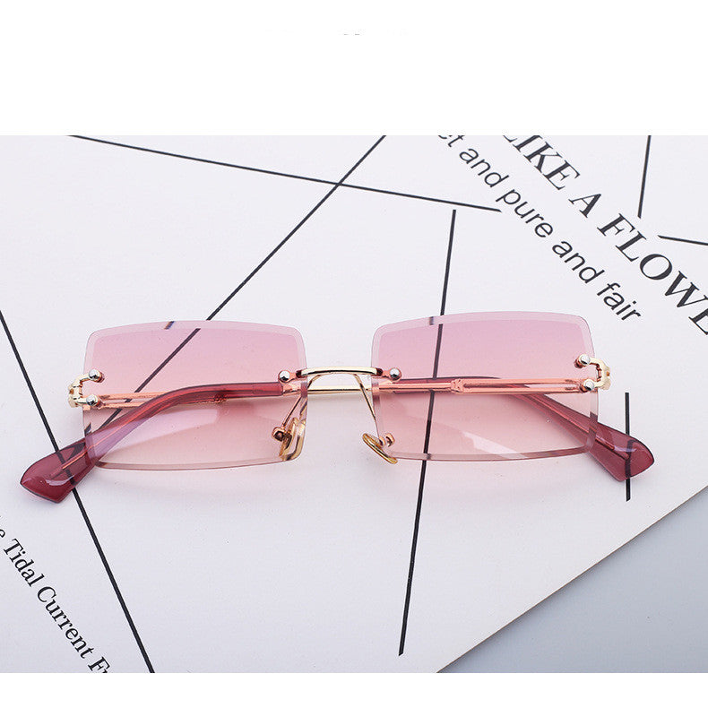 Vintage Sunglasses For Men And Women Metal Frame Sun Glasses With PC Lenses And High Visibility For Daily Wear