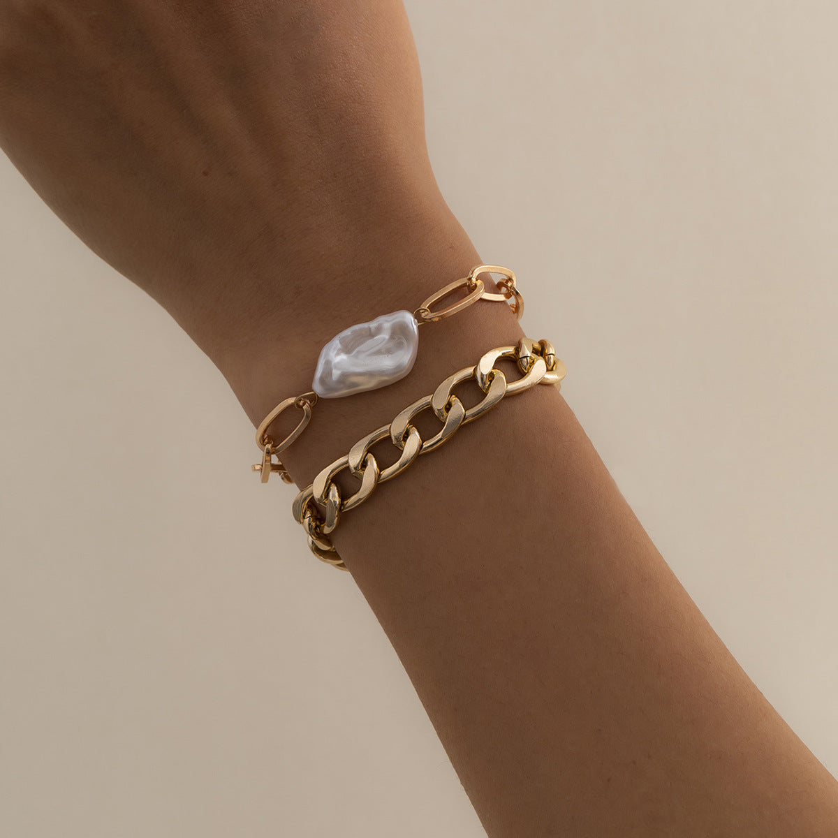 Geometric Pearl Layered Chain Bracelet For Women With Alloy Inlay Anniversary Gift Elegant Everyday Wear Gifts