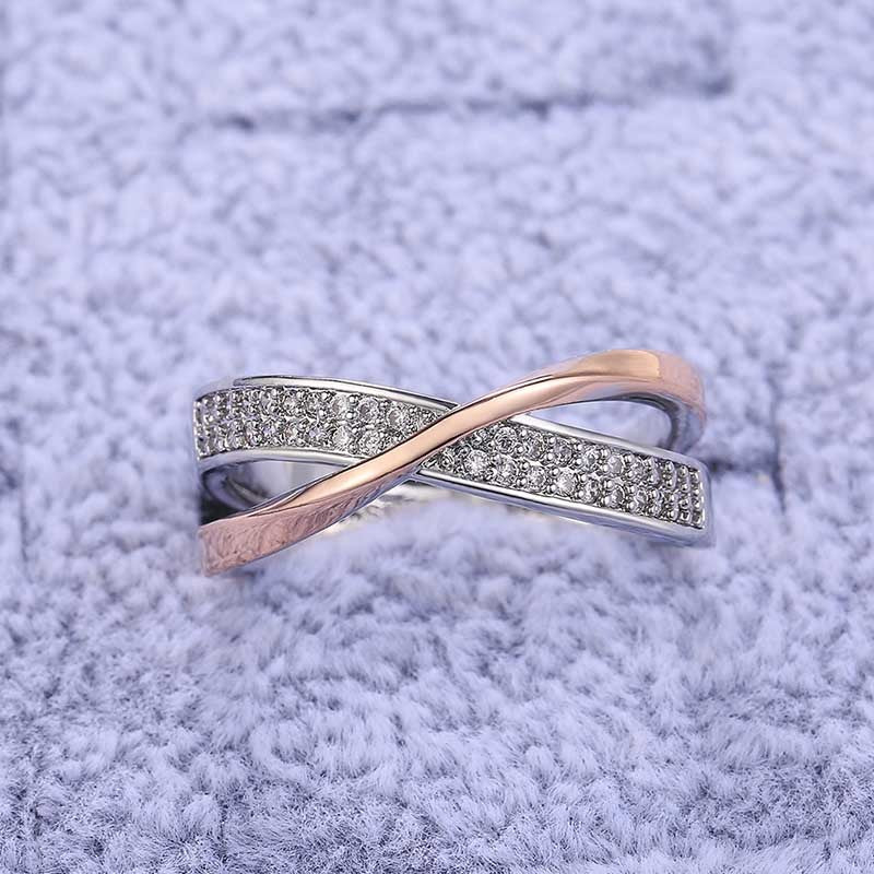 Two Tone Alloy Ring European Geometric Design Electroplated Finish Individually Packed Ideal Gift For Wedding Day