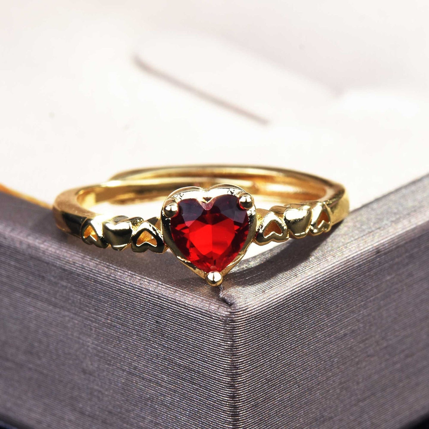 Rose Red Diamond Heart Ring With Zircon For Women Elegant Simple Design Delicate Everyday Jewelry Gift Idea Great Gift