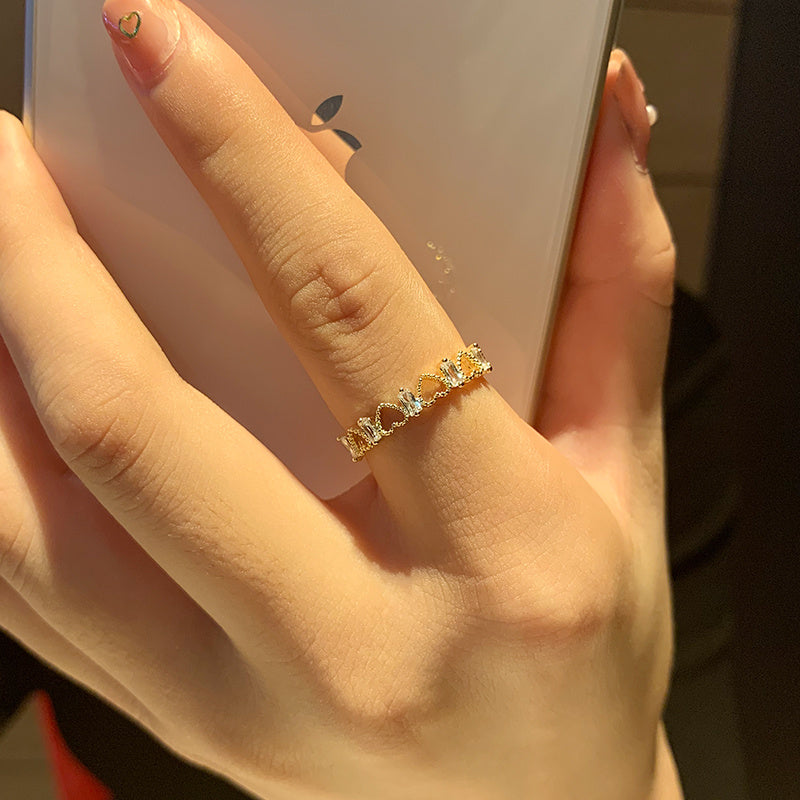 Niche Design Fashion Ring For Women High End Style Alloy Gold Plated Mosaic Gemstone Index Ring Statement Jewelry