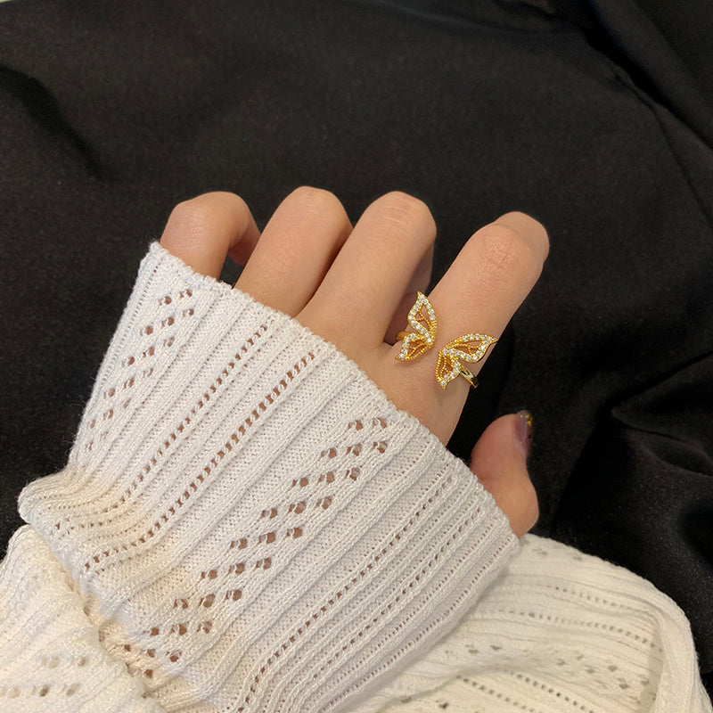 Niche Design Fashion Ring For Women High End Style Alloy Gold Plated Mosaic Gemstone Index Ring Statement Jewelry