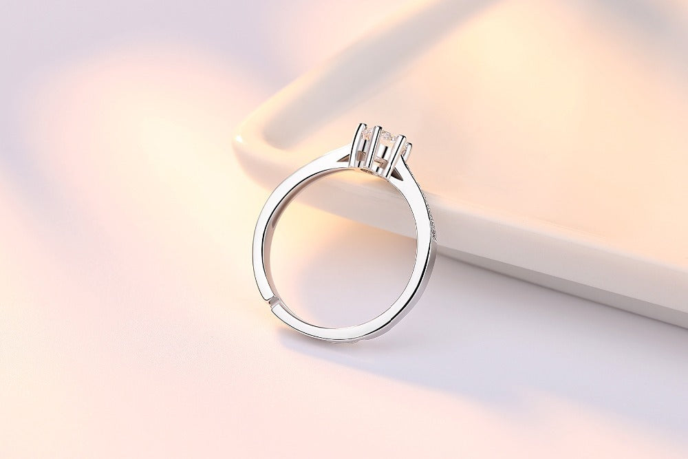 Six Prong Round Zircon Ring Metal Vintage Star Shape Electroplating Birthday Jewelry Six Prong Round Zircon Ring